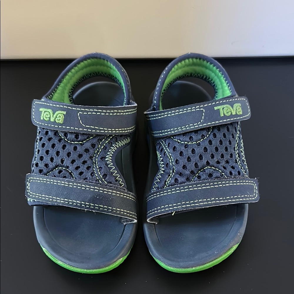 Teva Kids' Psyclone XLT Water Sandal Blue and Lime Sandals
